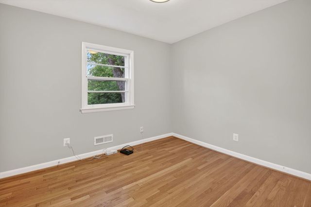 6530 FAIRLAWN DR, Mclean, VA 22101