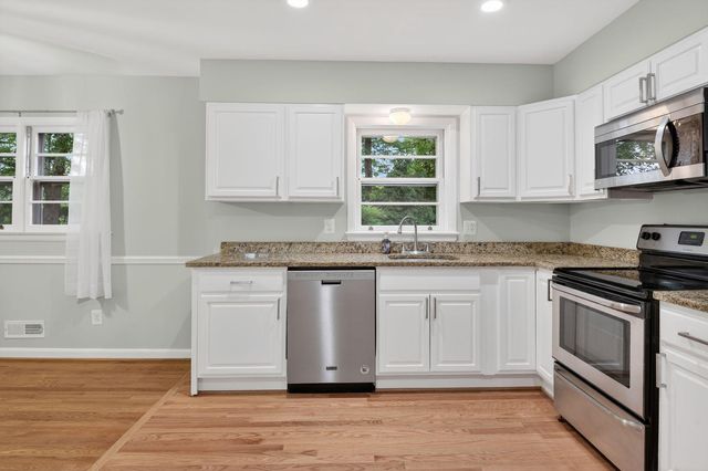 6530 FAIRLAWN DR, Mclean, VA 22101