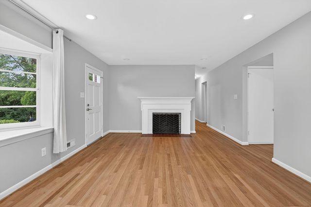 6530 FAIRLAWN DR, Mclean, VA 22101