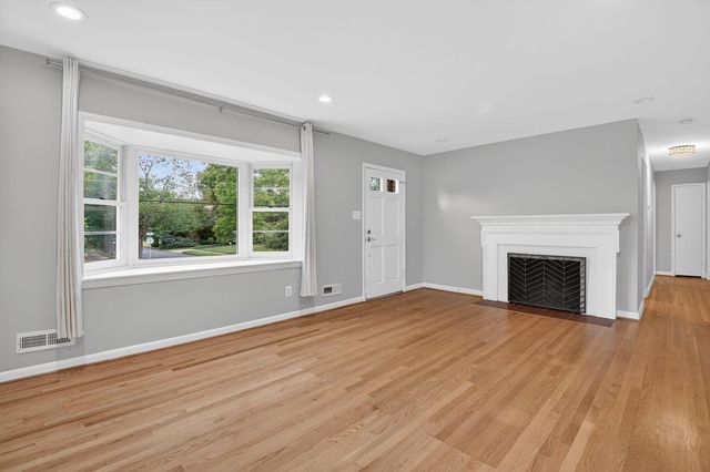 6530 FAIRLAWN DR, Mclean, VA 22101