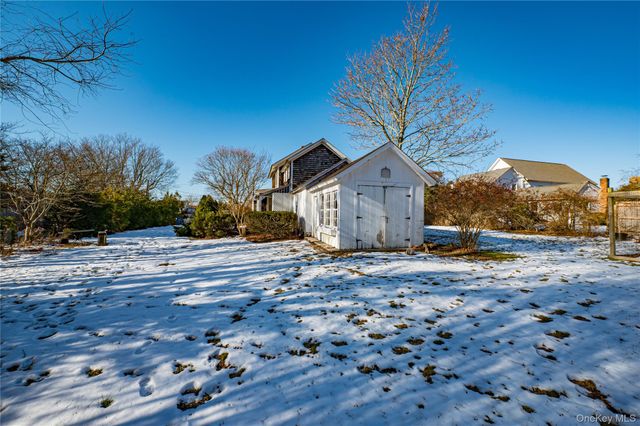 179 G Springville Road, Hampton Bays, NY 11946