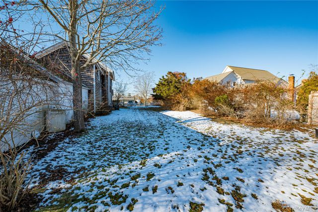 179 G Springville Road, Hampton Bays, NY 11946