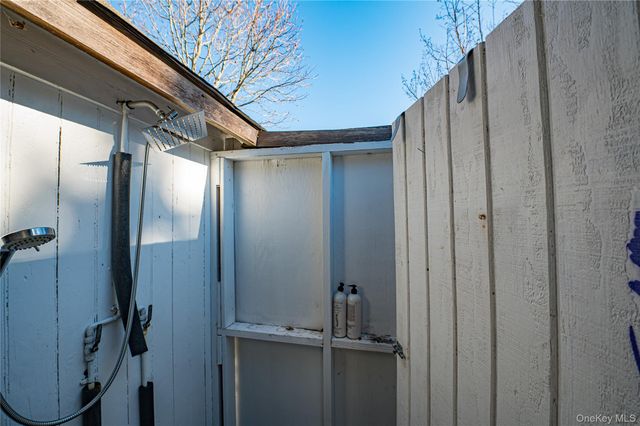 179 G Springville Road, Hampton Bays, NY 11946