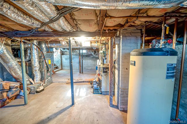 179 G Springville Road, Hampton Bays, NY 11946