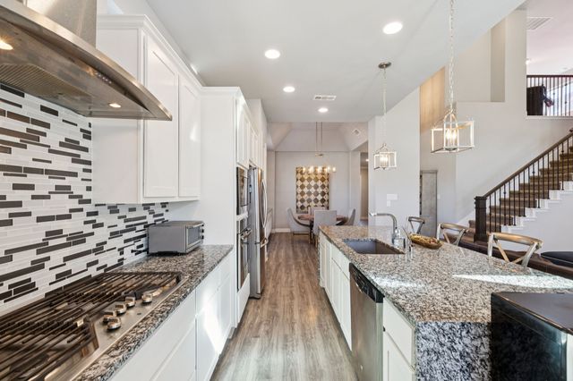 2000 Crescent Street, Fort Worth, TX 76008