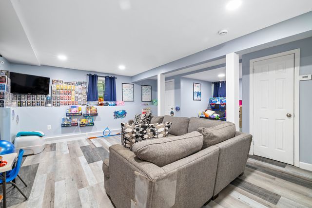 3 Parkwood Drive, Ledyard, CT 06335