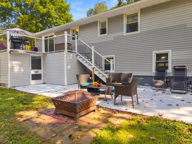 3 Parkwood Drive, Ledyard, CT 06335