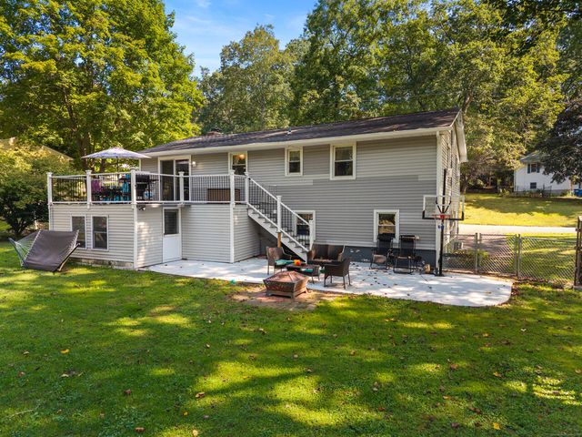 3 Parkwood Drive, Ledyard, CT 06335
