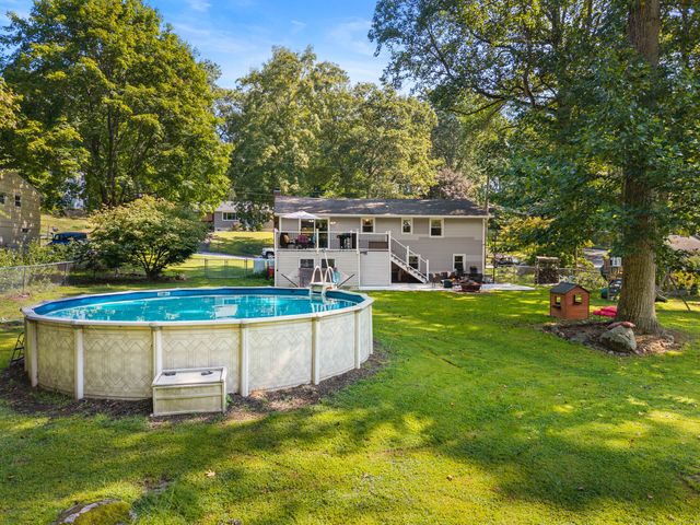 3 Parkwood Drive, Ledyard, CT 06335