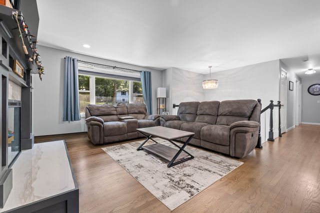 3 Parkwood Drive, Ledyard, CT 06335
