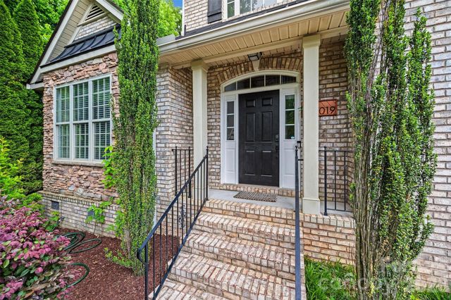 2019 Windrow Wood Court, Matthews, NC 28105