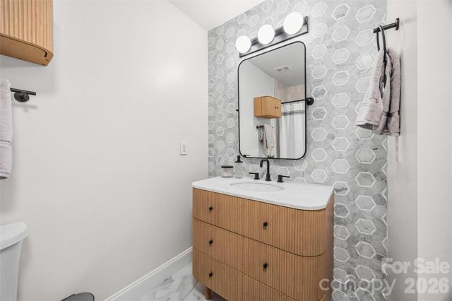 2019 Windrow Wood Court, Matthews, NC 28105