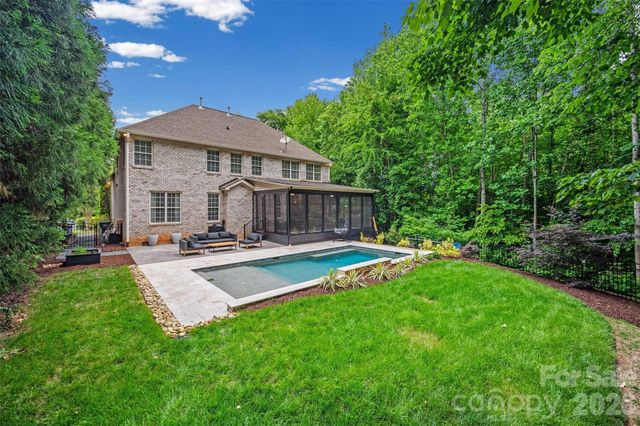 2019 Windrow Wood Court, Matthews, NC 28105