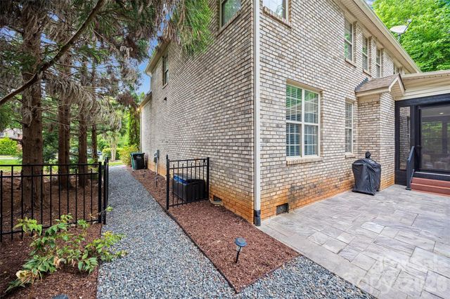 2019 Windrow Wood Court, Matthews, NC 28105
