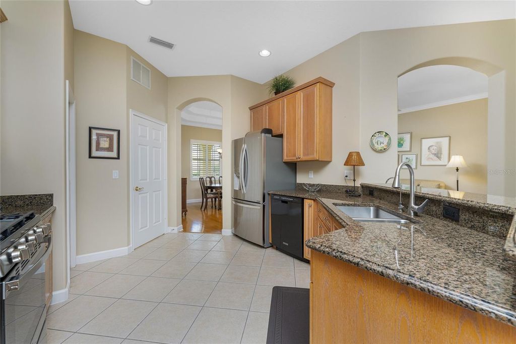 Image 27 of property listing at 138 MONTELLUNA DRIVE, North Venice, FL 34275