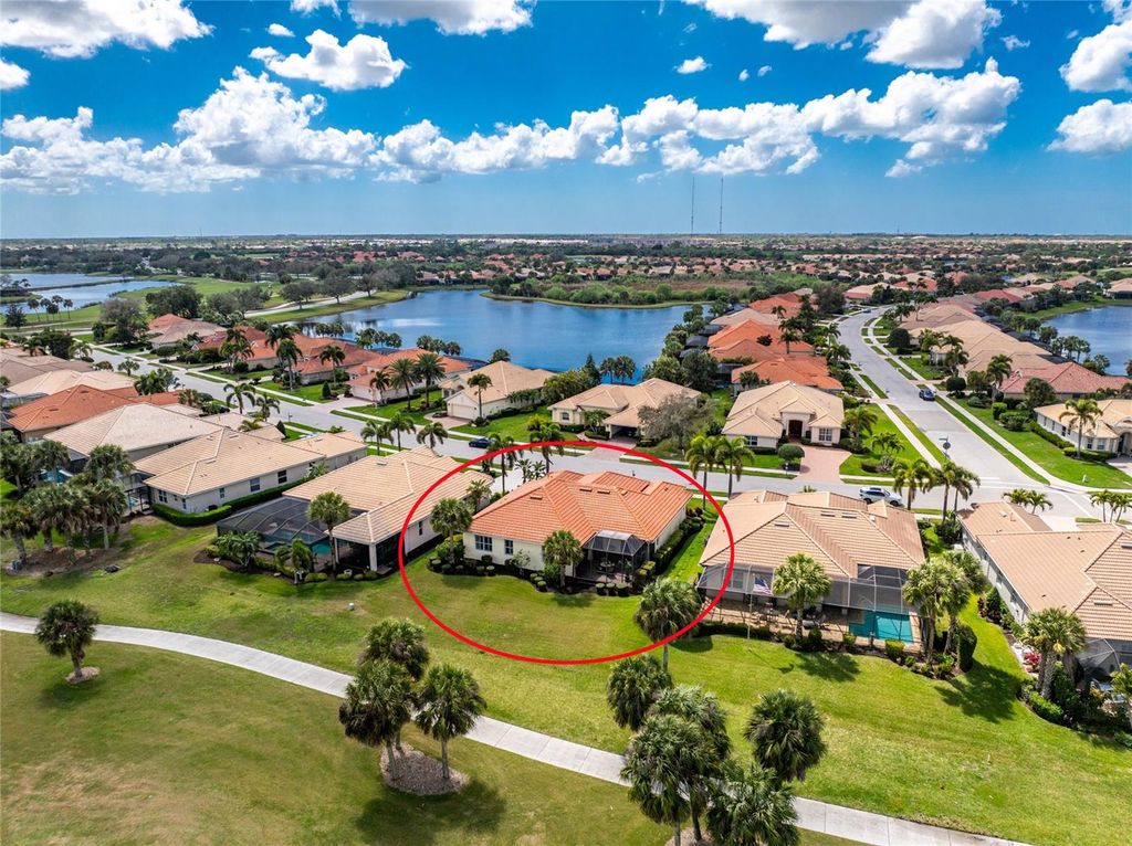 Image 55 of property listing at 138 MONTELLUNA DRIVE, North Venice, FL 34275