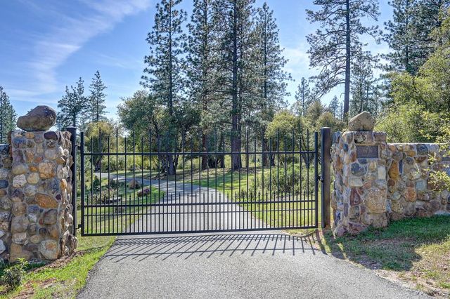 19736 Jesus Maria, Mokelumne Hill, CA 95245