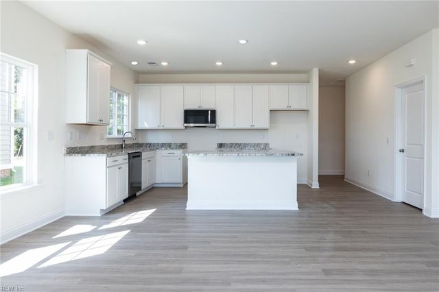2011 Carroll Brinkley WAY, Suffolk, VA 23434