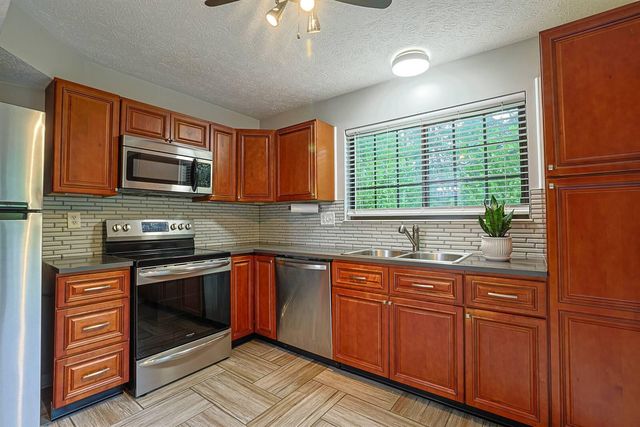 2419 Palmeadow Drive, Crestview Hills, KY 41017