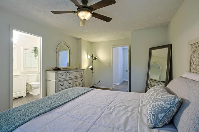 2419 Palmeadow Drive, Crestview Hills, KY 41017