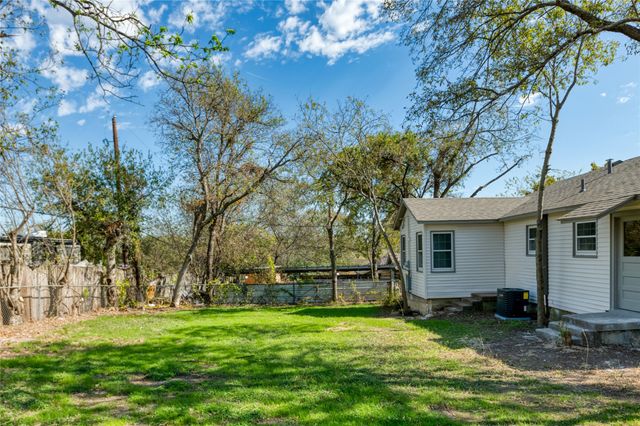 2429 Stephen Lee Drive, Fort Worth, TX 76119
