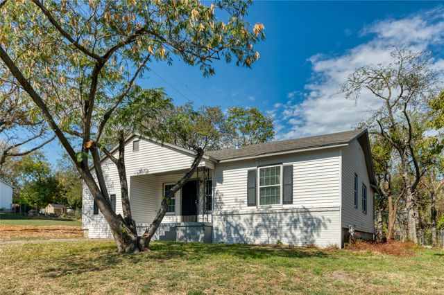 2429 Stephen Lee Drive, Fort Worth, TX 76119