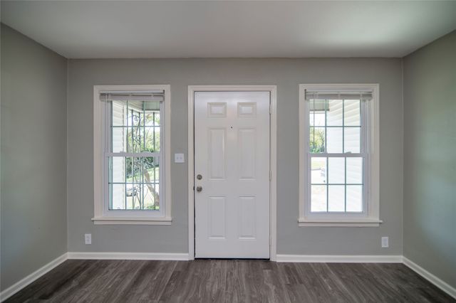 2429 Stephen Lee Drive, Fort Worth, TX 76119