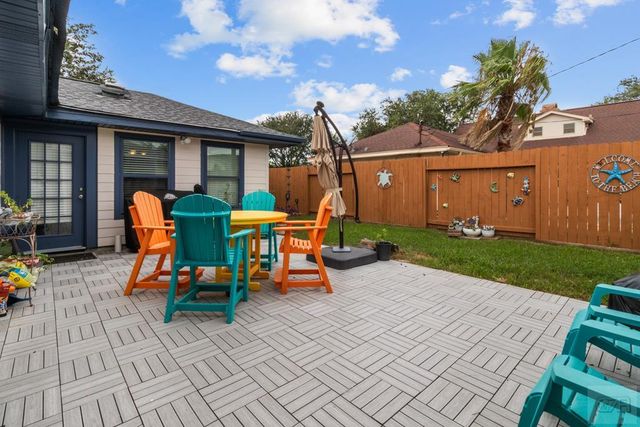 2602 Gerol Court, Galveston, TX 77551