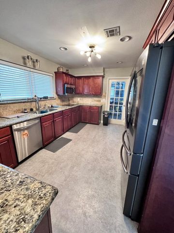 2602 Gerol Court, Galveston, TX 77551