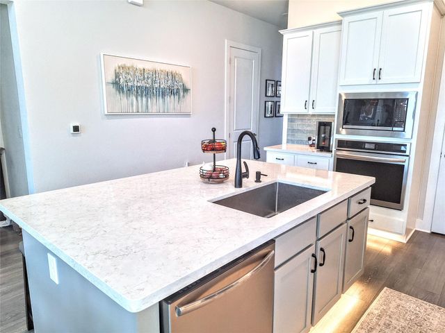 17405 Hattie TRCE, Austin, TX 78738
