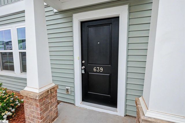 639 Blossom Run Drive, Spartanburg, SC 29307