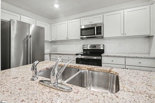 639 Blossom Run Drive, Spartanburg, SC 29307