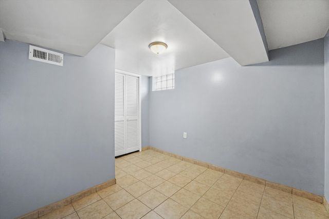 7820 S Sawyer Avenue G, Chicago, IL 60652