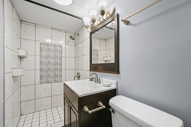 7820 S Sawyer Avenue G, Chicago, IL 60652