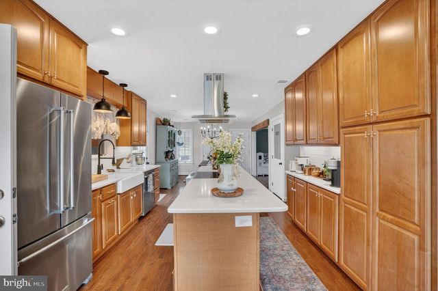 31 FIELDSTONE DR, Bunker Hill, WV 25413