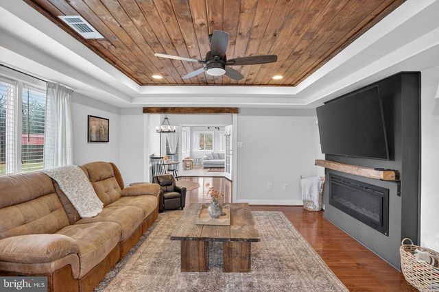 31 FIELDSTONE DR, Bunker Hill, WV 25413