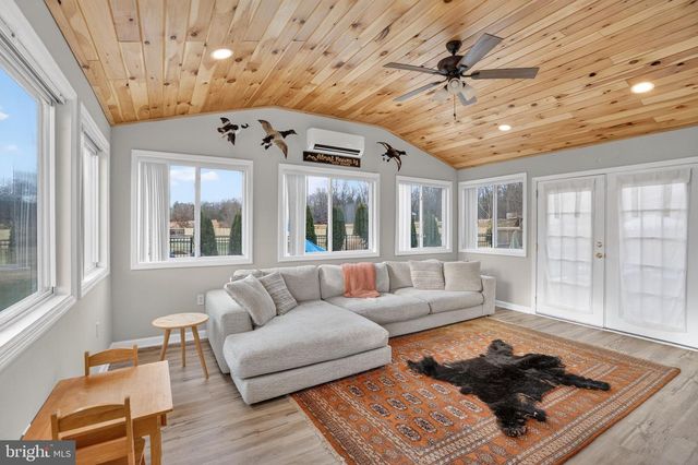 31 FIELDSTONE DR, Bunker Hill, WV 25413