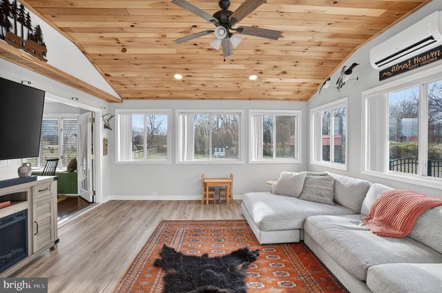 31 FIELDSTONE DR, Bunker Hill, WV 25413