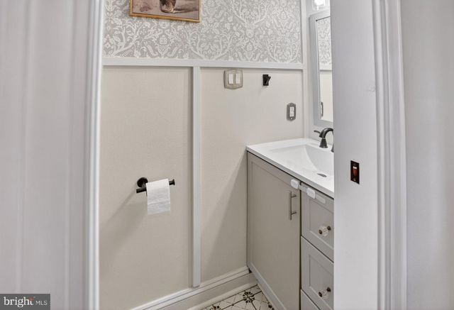 31 FIELDSTONE DR, Bunker Hill, WV 25413