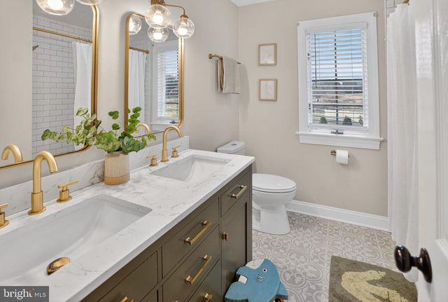 31 FIELDSTONE DR, Bunker Hill, WV 25413