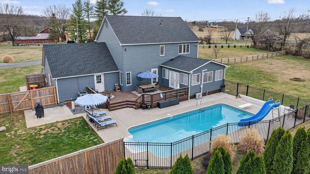 31 FIELDSTONE DR, Bunker Hill, WV 25413