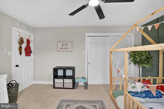 31 FIELDSTONE DR, Bunker Hill, WV 25413