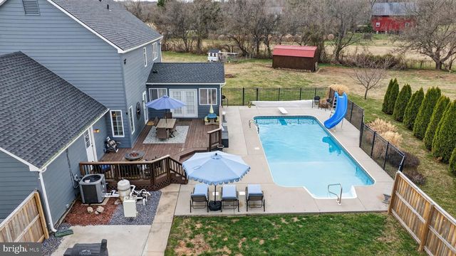 31 FIELDSTONE DR, Bunker Hill, WV 25413