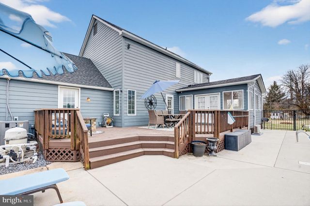 31 FIELDSTONE DR, Bunker Hill, WV 25413