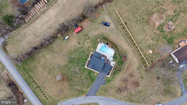 31 FIELDSTONE DR, Bunker Hill, WV 25413