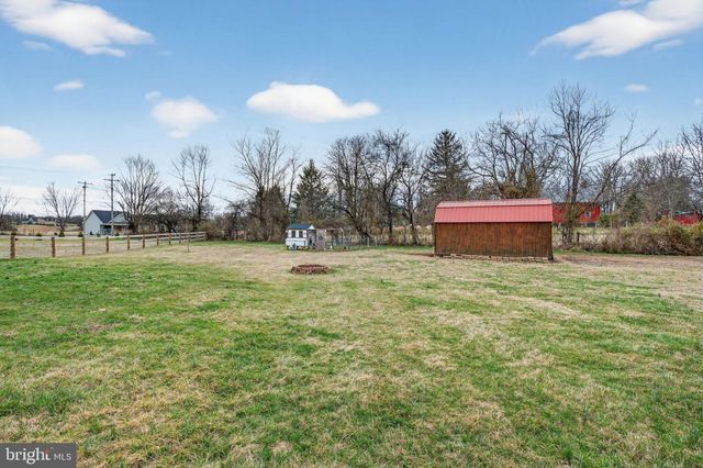 31 FIELDSTONE DR, Bunker Hill, WV 25413