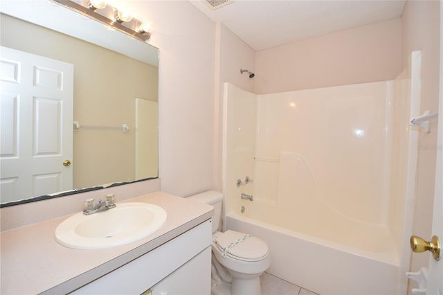 19 BURNING EMBER LANE, Palm Coast, FL 32137