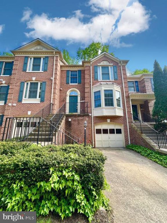 7503 WESTMORE DR, Springfield, VA 22150