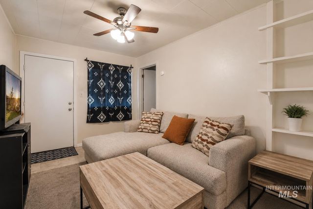 1755 2nd Ave E, Twin Falls, ID 83301