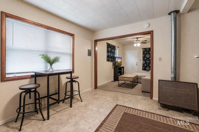 1755 2nd Ave E, Twin Falls, ID 83301